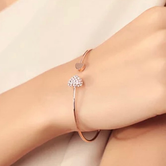 3/$30 Rhinestone Double Heart Bracelet - Picture 1 of 6